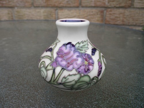 Moorcroft pink carnation - moorcroft,