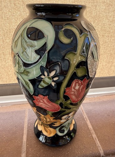 Moorcroft large vase designed - large,