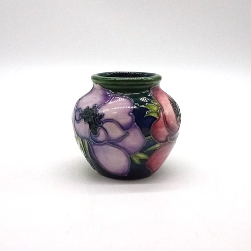 Moorcroft tribute anemone - a,