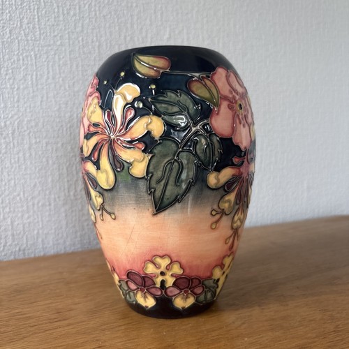 Lovely vintage moorcroft - lovely,