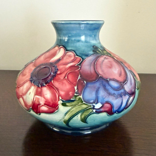 Moorcroft hand painted - hand,