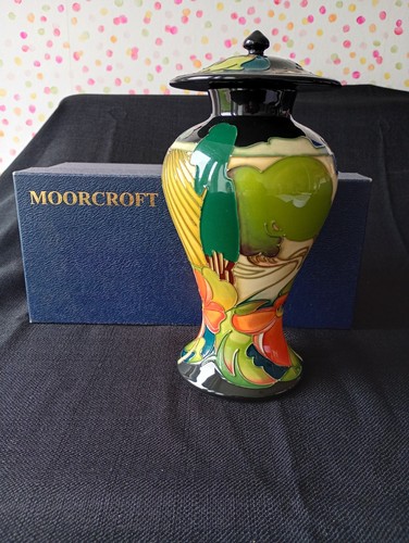 Moorcroft ryden fields jar - jar, and