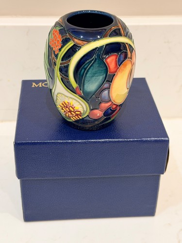 Moorcroft queen choice vase - choice,