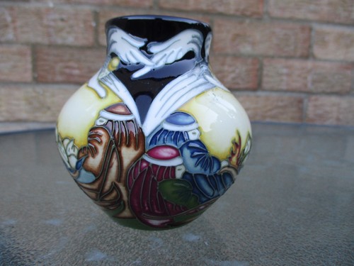 Moorcroft while shepherds - while,