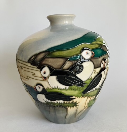 Moorcroft pottery puffin - ,