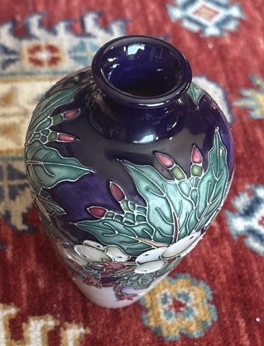 Moorcroft pottery snowberry - moorcroft,