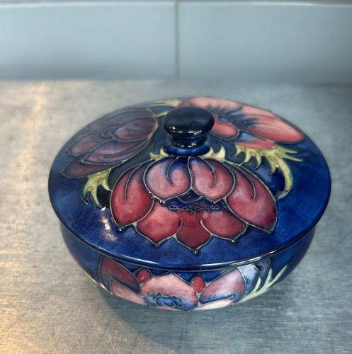 Moorcroft vintage anemone - moorcroft,
