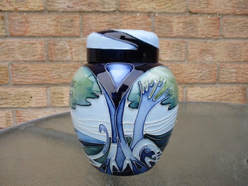 Moorcroft knypersley pattern - knypersley,
