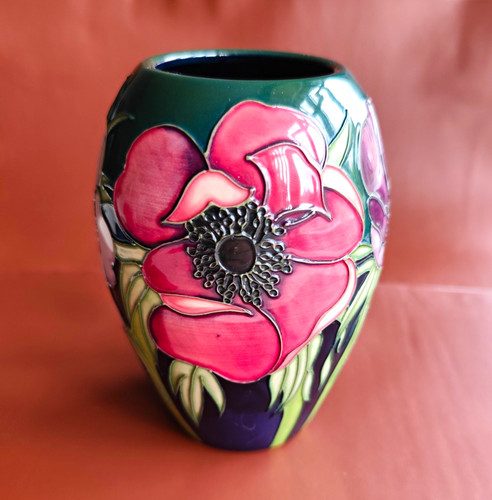 Moorcroft anemone tribute vase - moorcroft,