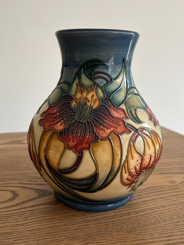 Moorcroft anna lily - moorcroft, vase
