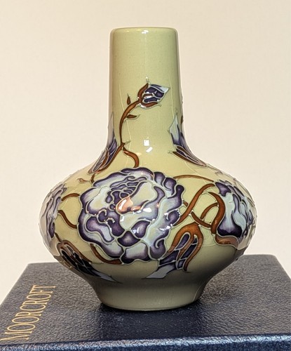 Moorcroft briar rose - moorcroft,