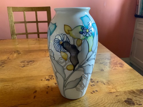 Moorcroft collectors club - ,collectors,