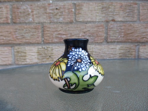 Moorcroft daisy may - moorcroft, pattern