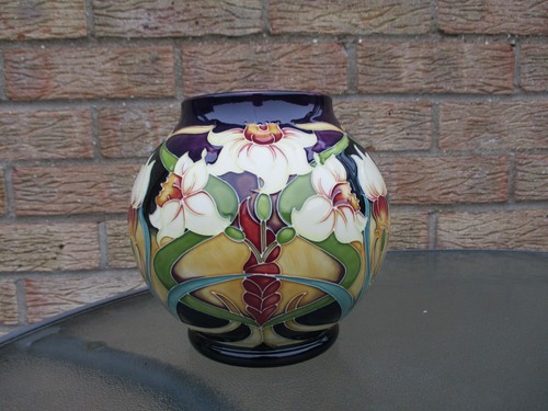 Moorcroft royal gold design - gold,